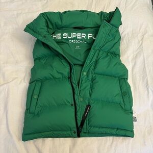 Aritzia Green The Super Puff Original puffer vest Jacket